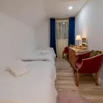 Holiday home Tavba -gocar Az 27 Osob, 8 Apartmanu,8 Koupelen, 8 Kuchyni Na Kraji Lesa Kamenicky Senov