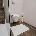 Tavba -gocar Az 27 Osob, 8 Apartmanu,8 Koupelen, 8 Kuchyni Na Kraji Lesa Holiday home