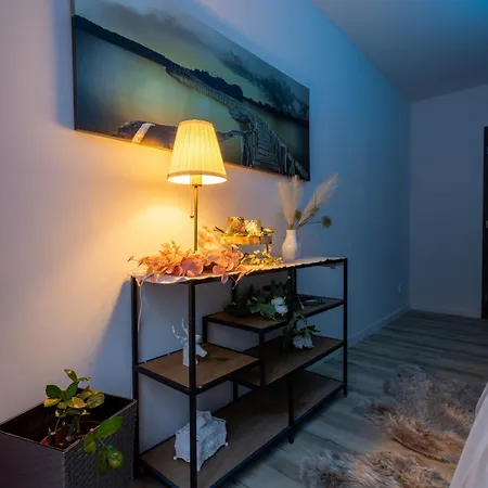 Feriehus Tavba -gocar Az 27 Osob, 8 Apartmanu,8 Koupelen, 8 Kuchyni Na Kraji Lesa