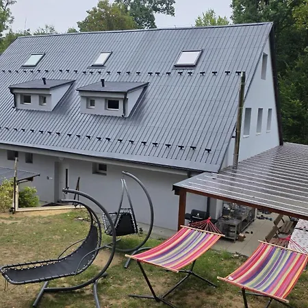 Дом отдыха Tavba -gocar Az 27 Osob, 8 Apartmanu,8 Koupelen, 8 Kuchyni Na Kraji Lesa *