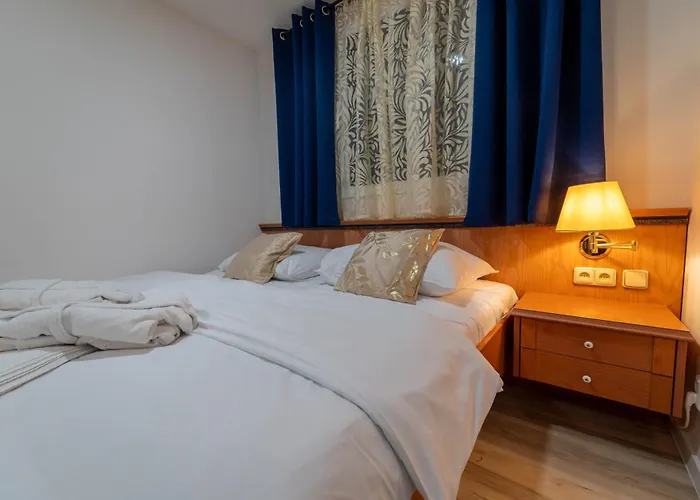 Tavba -gocar Az 27 Osob, 8 Apartmanu,8 Koupelen, 8 Kuchyni Na Kraji Lesa * Kamenicky Senov