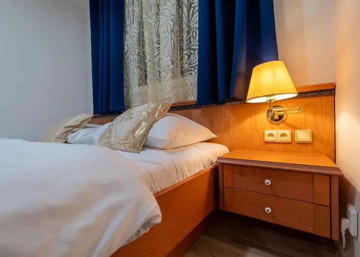 Feriehus Tavba -gocar Az 27 Osob, 8 Apartmanu,8 Koupelen, 8 Kuchyni Na Kraji Lesa