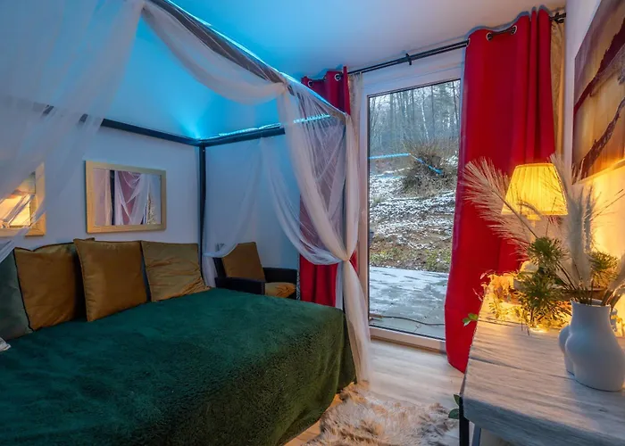 Feriehus Tavba -gocar Az 27 Osob, 8 Apartmanu,8 Koupelen, 8 Kuchyni Na Kraji Lesa Kamenicky Senov